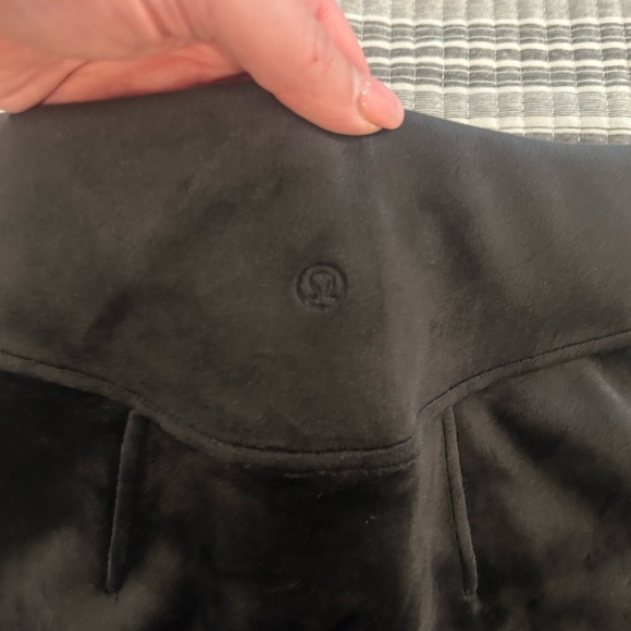 NWT Scuba velvet lululemon Mini Skirt Women’s size small - Picture 5 of 6